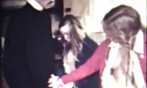 Ćelav čovjek s modelom film porno s