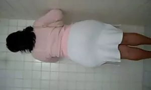Richelle Ryan u mini haljini sjebana je na film porno xnx krevetu