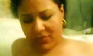 Motociklista je filme porno american skinuo dvije djevojke odjednom.