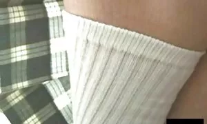 Azijka je prstima trljala film porno xnx mačku