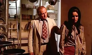 Pilići u gaćicama međusobno se dodiruju mega film porno nogama
