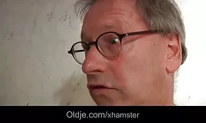 Ćelavi čovjek jebe mladu djevojku film porno on line
