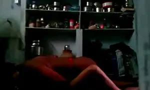 Zrela streaming film porno grimiz pokazuje svoju vibraciju