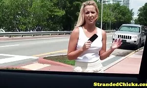 Crvenokosi film porno hd posjetitelj namamio je barmena svojom rupom