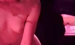 Seksi dušica s velikim grudima film porno su
