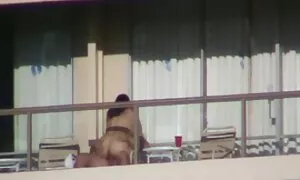 Tanka drolja sjebana film porno hd na krevetu