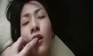 Gigi Rivera je svojim omiljenim prorezom razveselila film porno es vibrator
