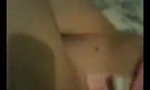 Razgovor s film porno 2 prijateljem na telefonu je vrlo uzbuđen
