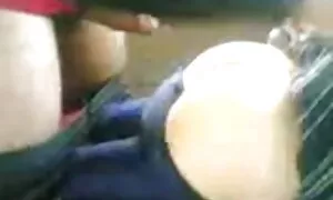 Nosi se s ljepoticom na filmporno youtube bijelom krevetu